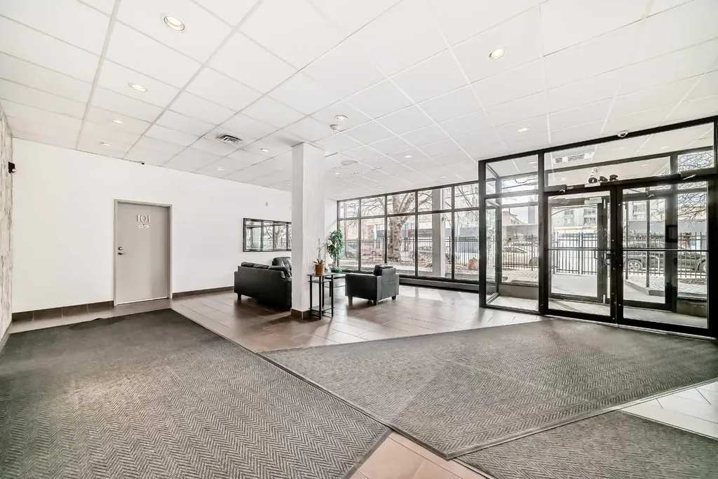 340 14 Avenue SW Calgary AB T2R 1H4