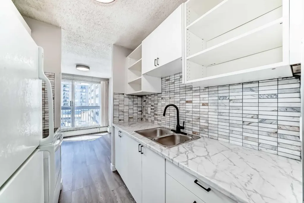 340 14 Avenue SW Calgary AB T2R 1H4
