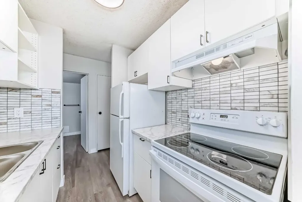 340 14 Avenue SW Calgary AB T2R 1H4