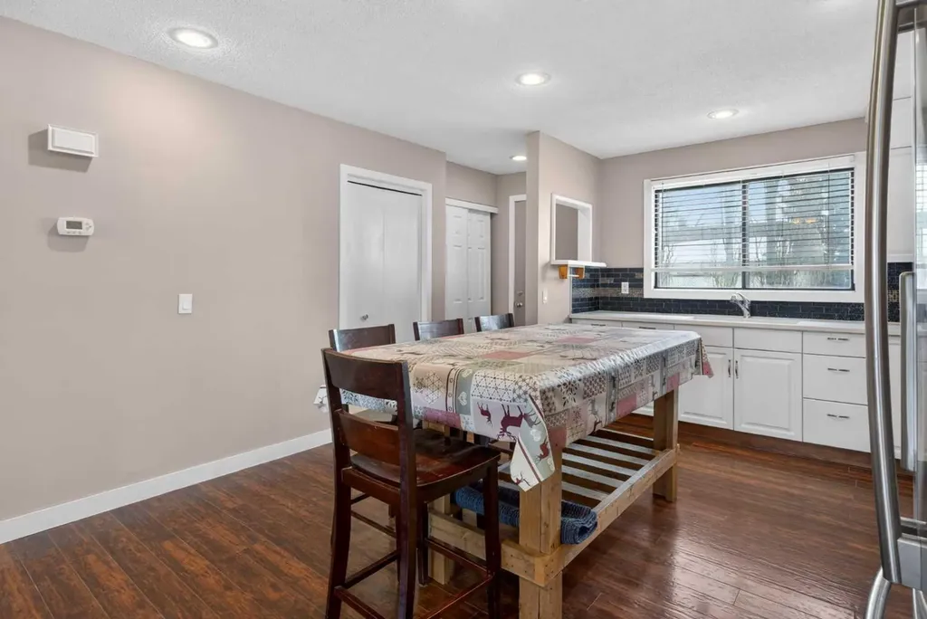 32 Fallingworth Court NE Calgary AB T3J1G4