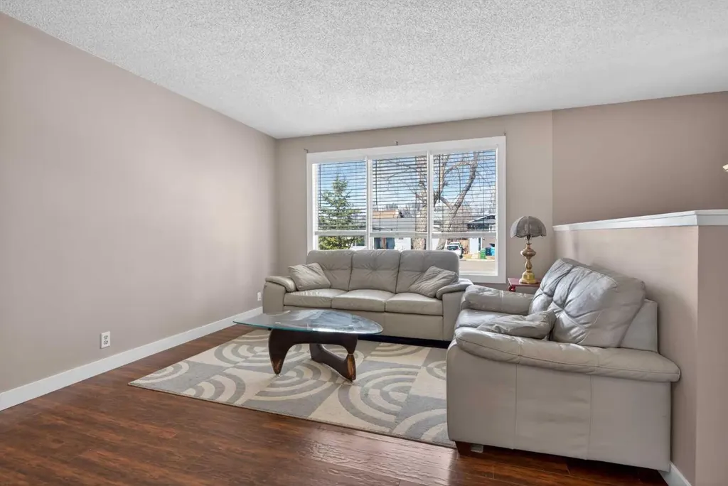32 Fallingworth Court NE Calgary AB T3J1G4