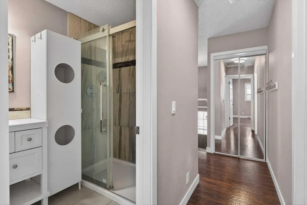 32 Fallingworth Court NE Calgary AB T3J1G4