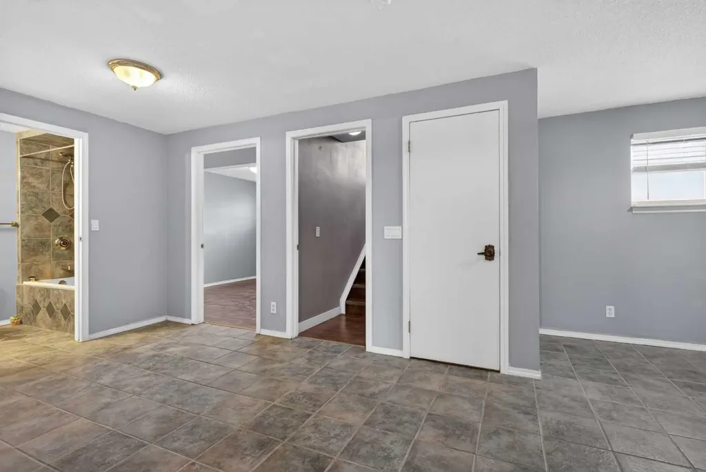 32 Fallingworth Court NE Calgary AB T3J1G4