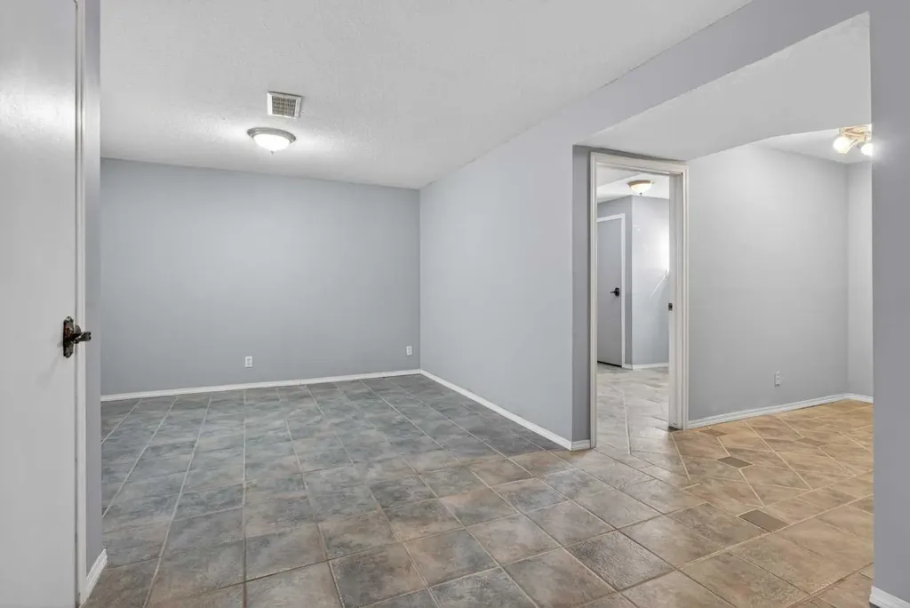 32 Fallingworth Court NE Calgary AB T3J1G4