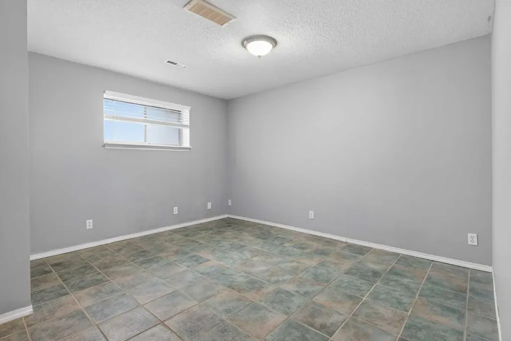 32 Fallingworth Court NE Calgary AB T3J1G4
