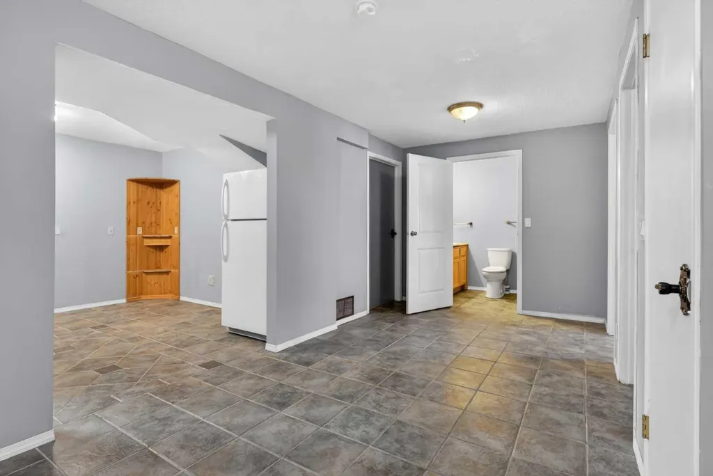 32 Fallingworth Court NE Calgary AB T3J1G4