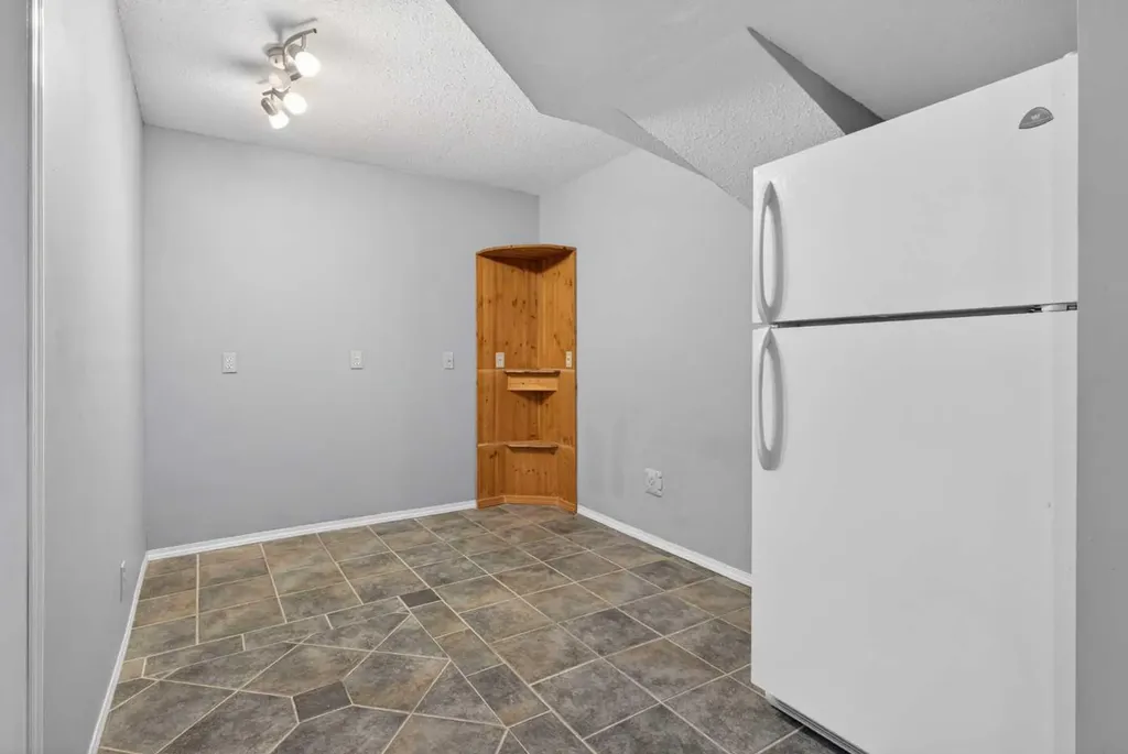 32 Fallingworth Court NE Calgary AB T3J1G4