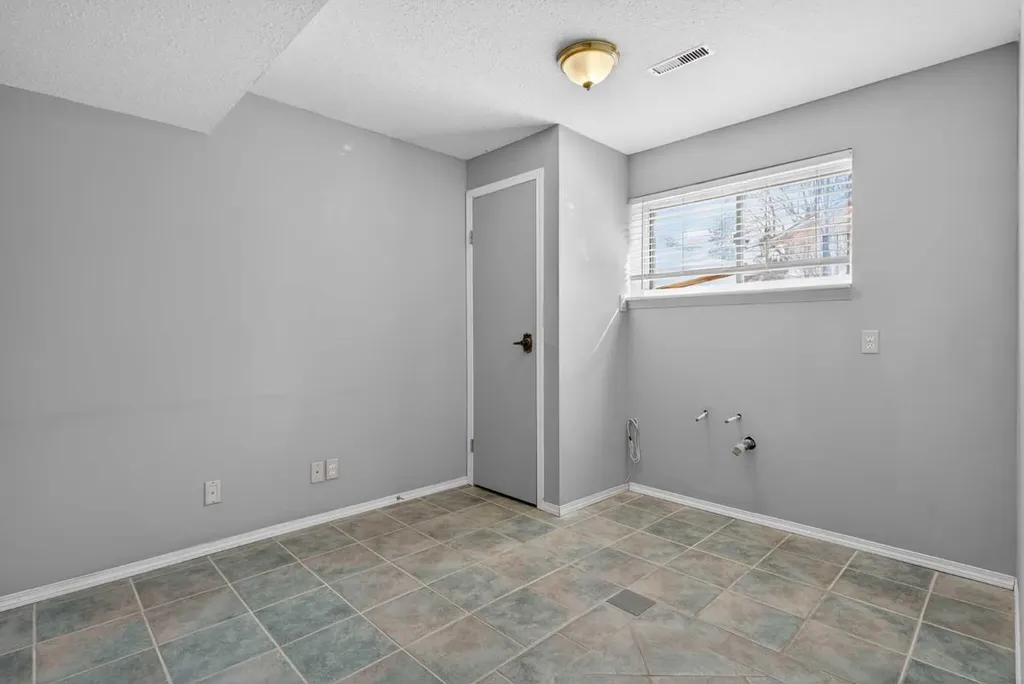 32 Fallingworth Court NE Calgary AB T3J1G4