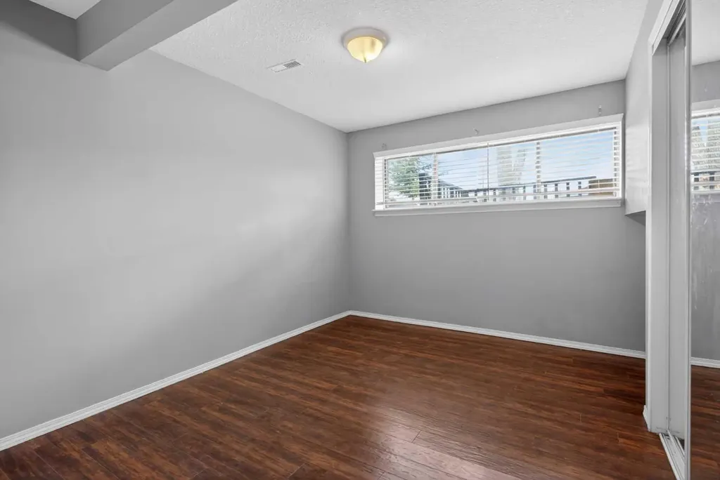 32 Fallingworth Court NE Calgary AB T3J1G4