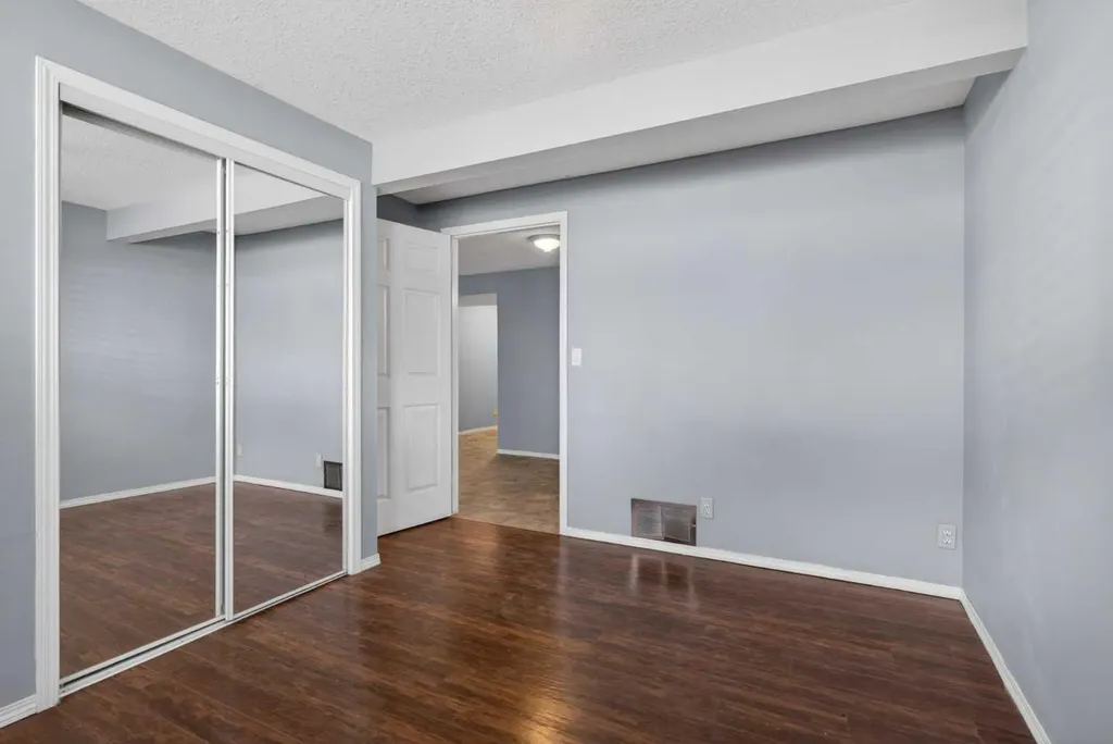 32 Fallingworth Court NE Calgary AB T3J1G4