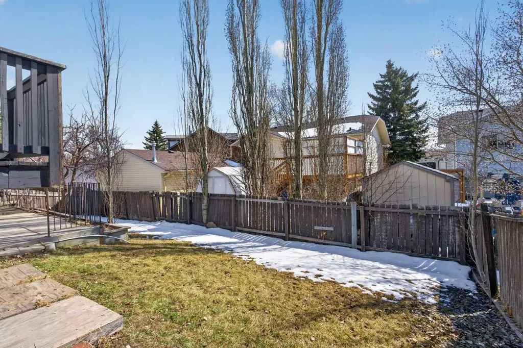 32 Fallingworth Court NE Calgary AB T3J1G4
