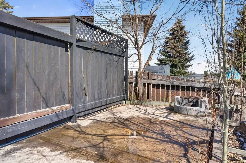 32 Fallingworth Court NE Calgary AB T3J1G4