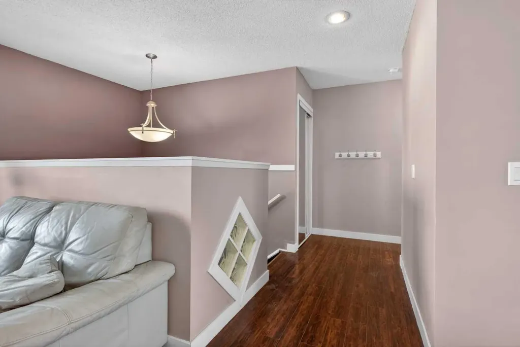 32 Fallingworth Court NE Calgary AB T3J1G4