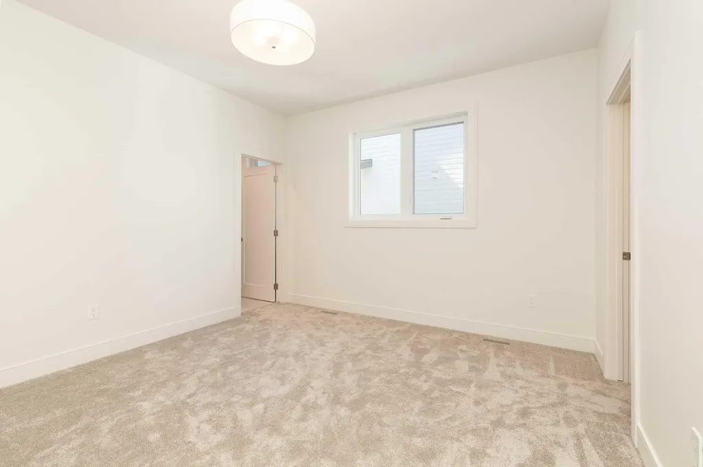 561 Malahat Green W Lethbridge AB T1J 5H1