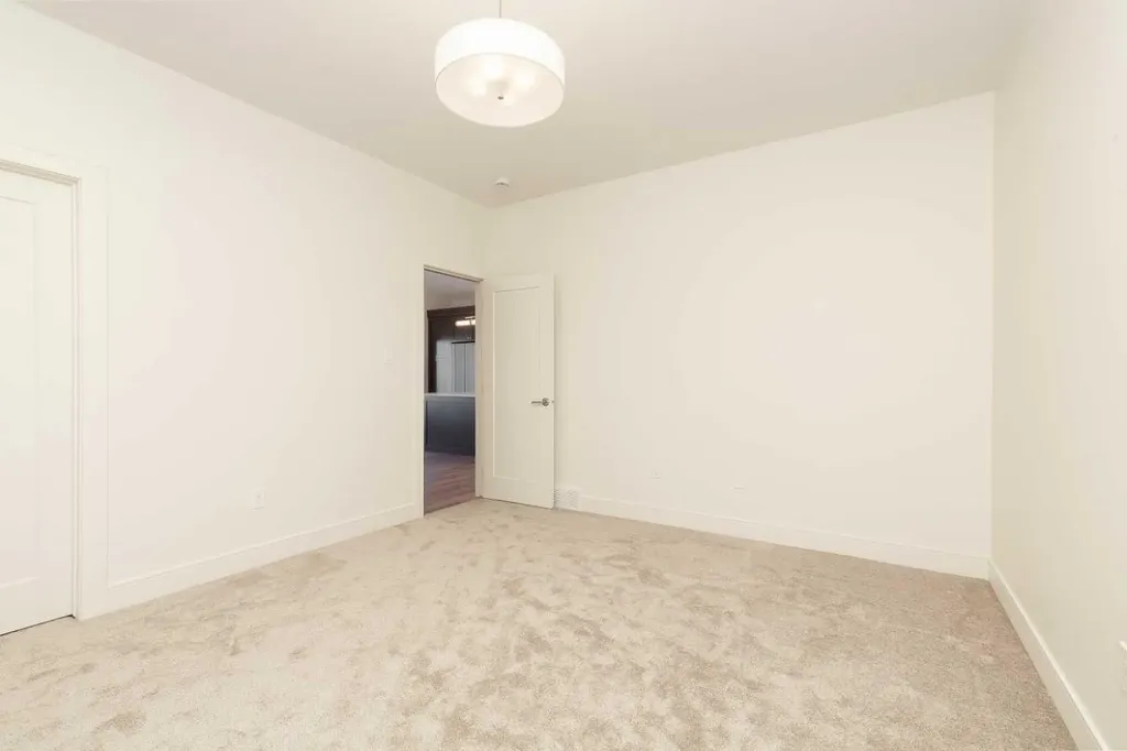 561 Malahat Green W Lethbridge AB T1J 5H1