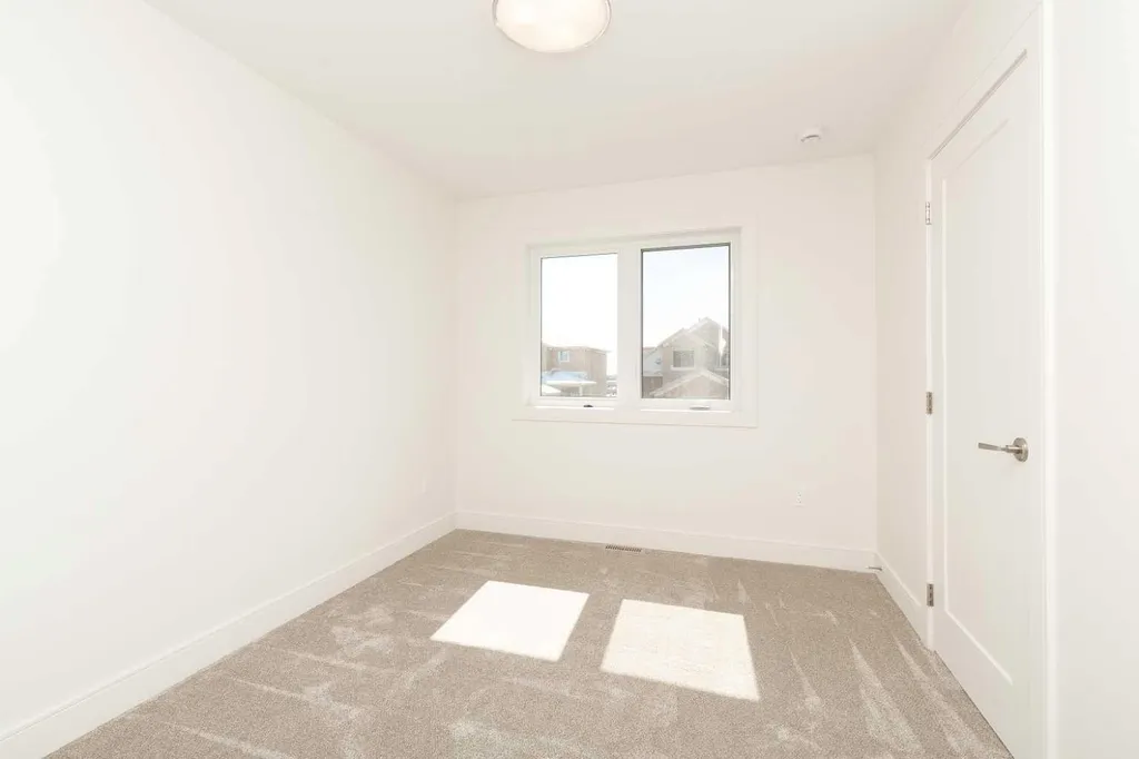 561 Malahat Green W Lethbridge AB T1J 5H1