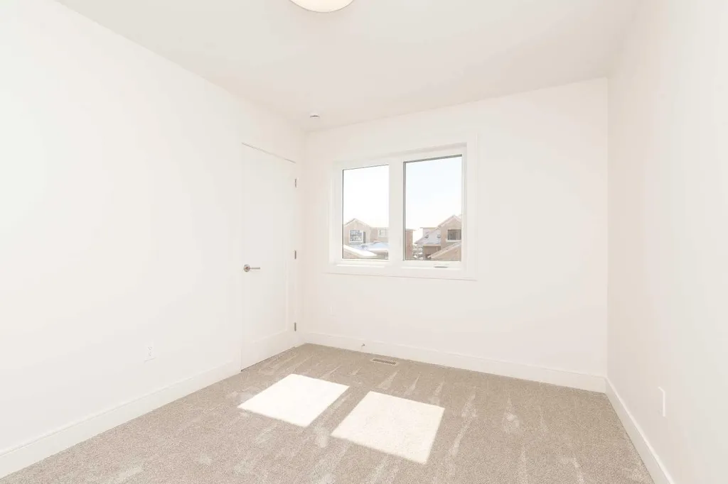 561 Malahat Green W Lethbridge AB T1J 5H1