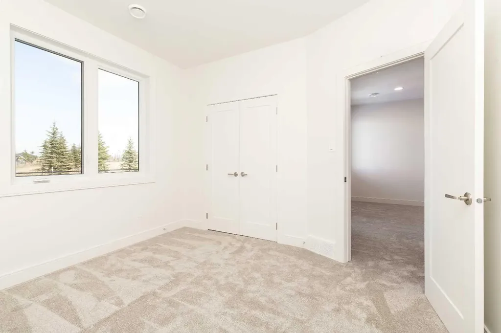 561 Malahat Green W Lethbridge AB T1J 5H1
