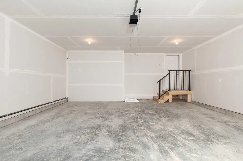 561 Malahat Green W Lethbridge AB T1J 5H1