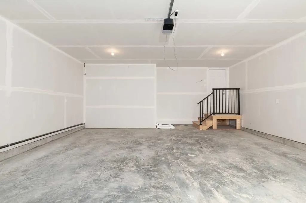 561 Malahat Green W Lethbridge AB T1J 5H1