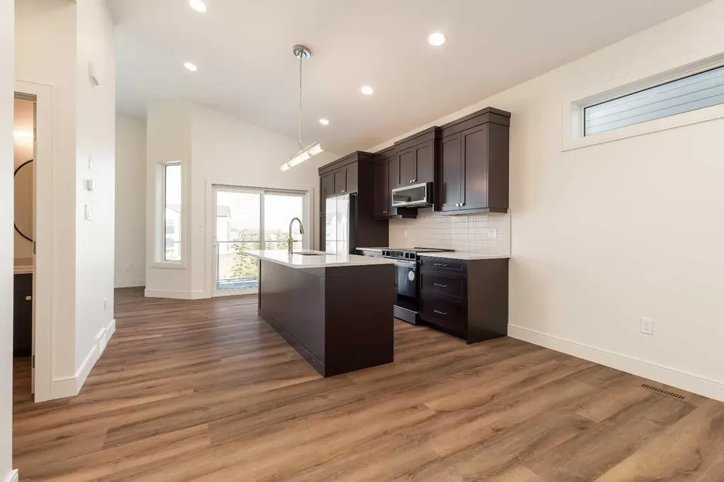 561 Malahat Green W Lethbridge AB T1J 5H1