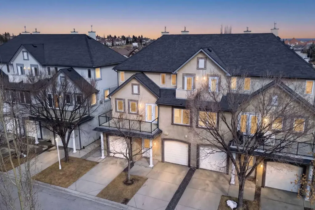 34 Simcoe Place SW Calgary AB T3H 4T8