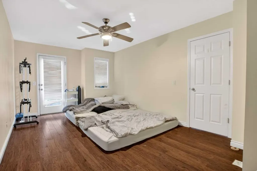 34 Simcoe Place SW Calgary AB T3H 4T8