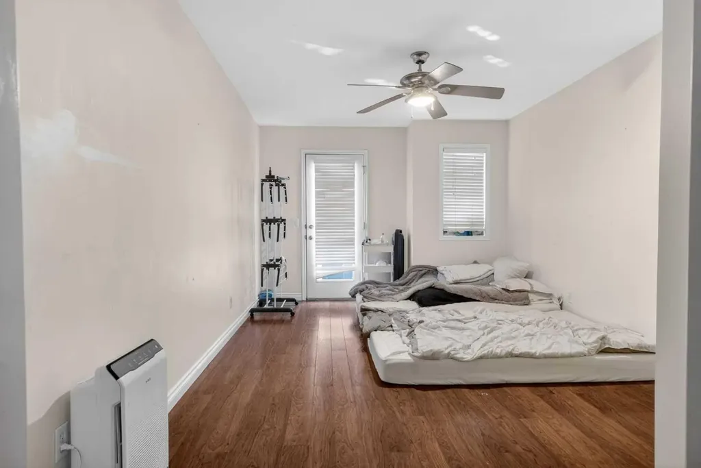 34 Simcoe Place SW Calgary AB T3H 4T8