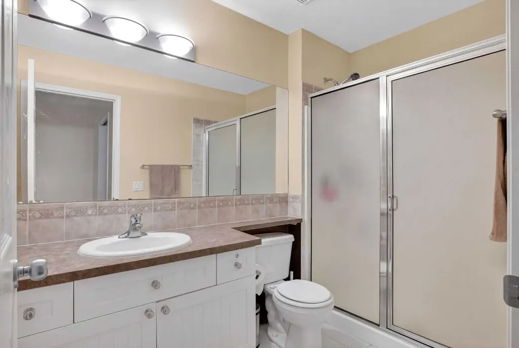 34 Simcoe Place SW Calgary AB T3H 4T8