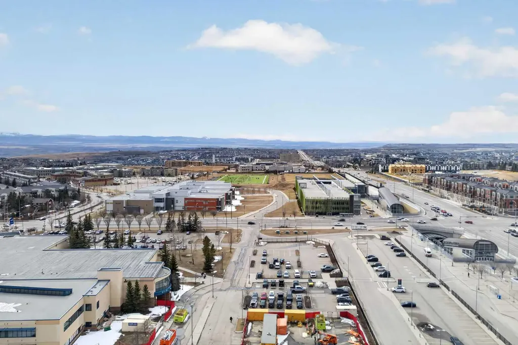34 Simcoe Place SW Calgary AB T3H 4T8