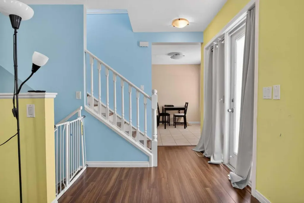 34 Simcoe Place SW Calgary AB T3H 4T8