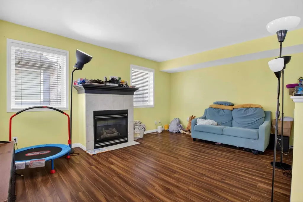 34 Simcoe Place SW Calgary AB T3H 4T8