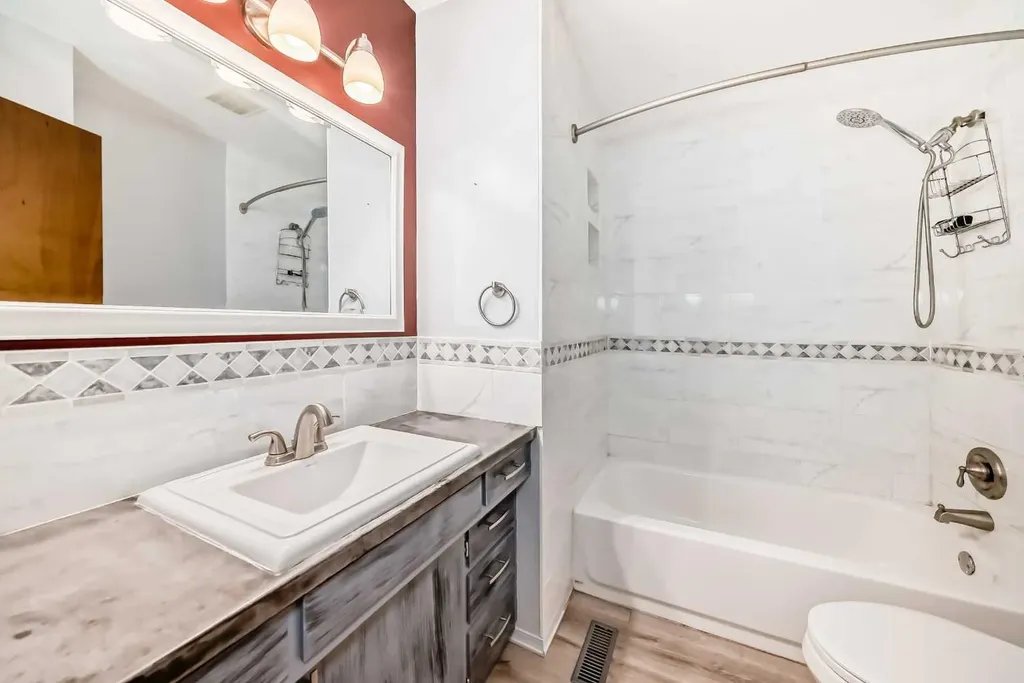 5416 55 Street Ponoka AB T4J 1L8