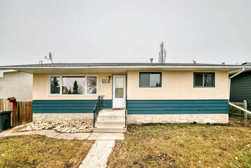 5416 55 Street Ponoka AB T4J 1L8