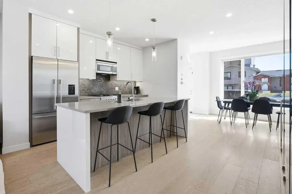 5103 6 Street SW Calgary AB T2V 1J6