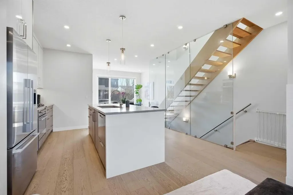 5103 6 Street SW Calgary AB T2V 1J6