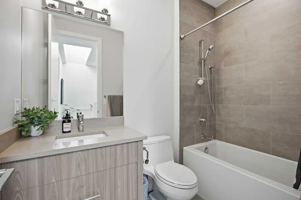 5103 6 Street SW Calgary AB T2V 1J6