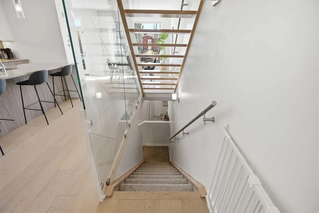 5103 6 Street SW Calgary AB T2V 1J6