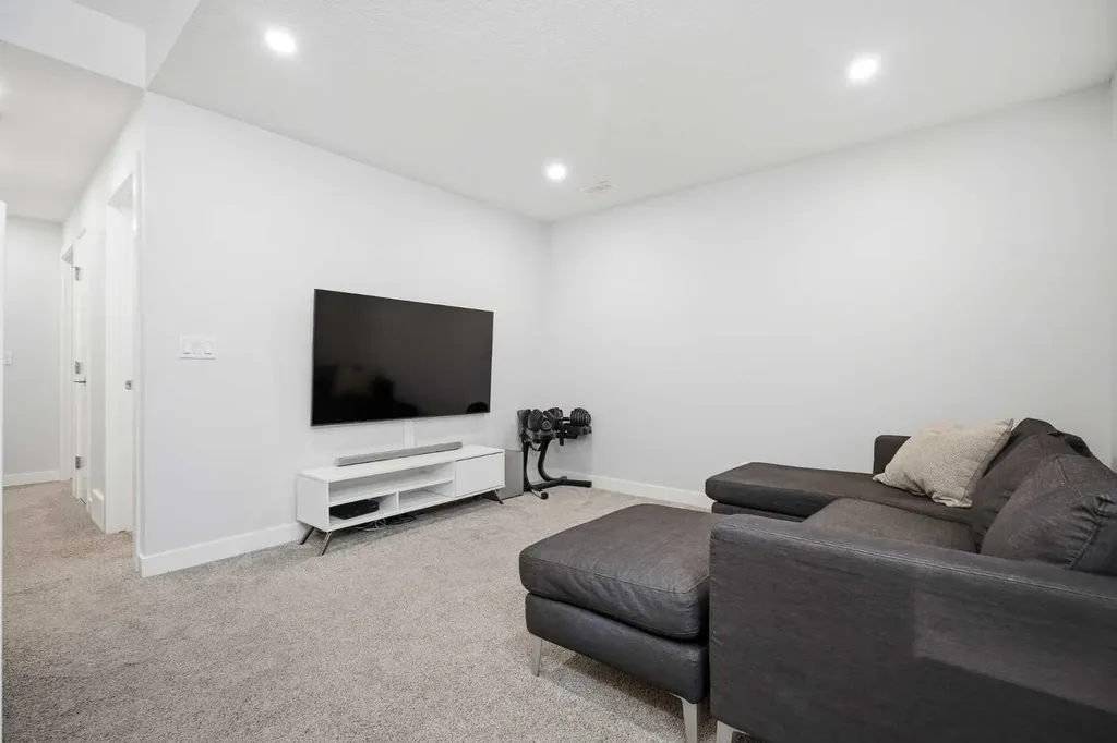 5103 6 Street SW Calgary AB T2V 1J6