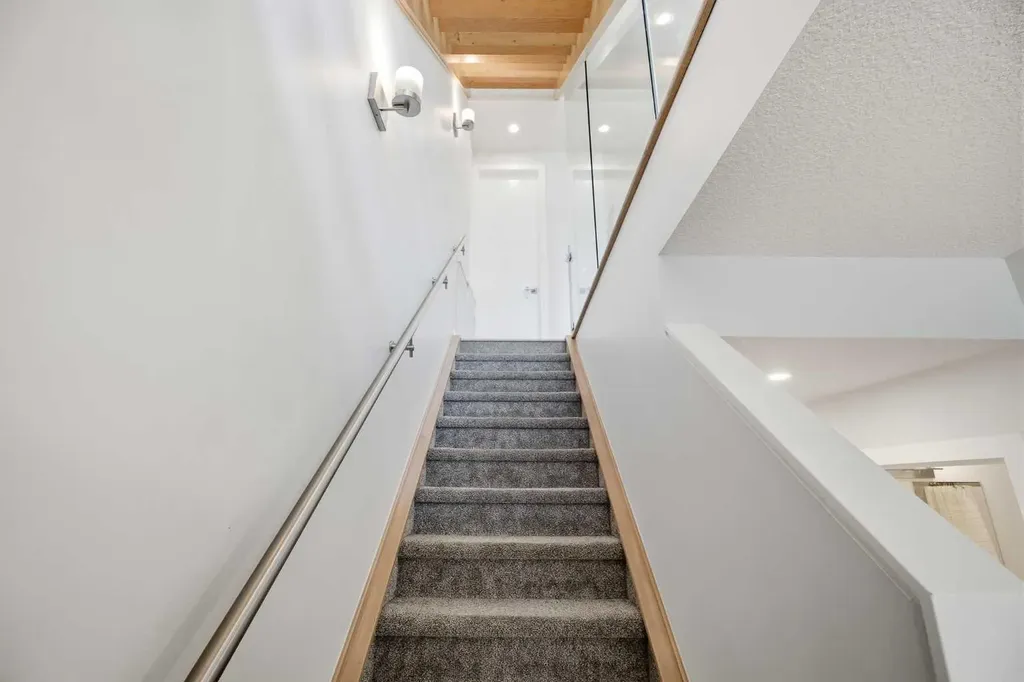 5103 6 Street SW Calgary AB T2V 1J6