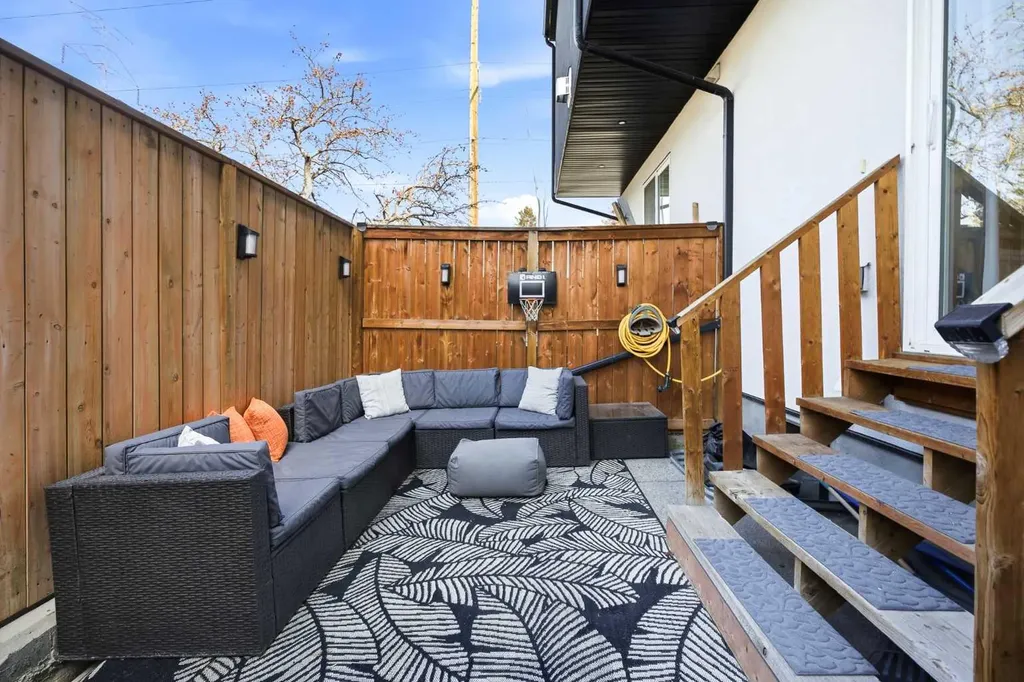 5103 6 Street SW Calgary AB T2V 1J6