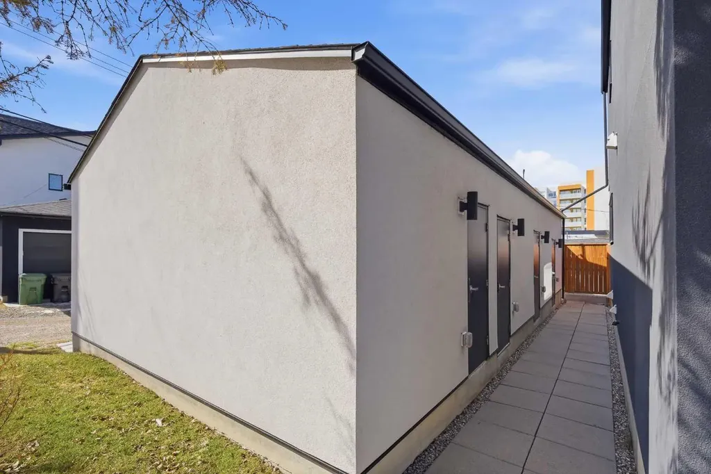 5103 6 Street SW Calgary AB T2V 1J6