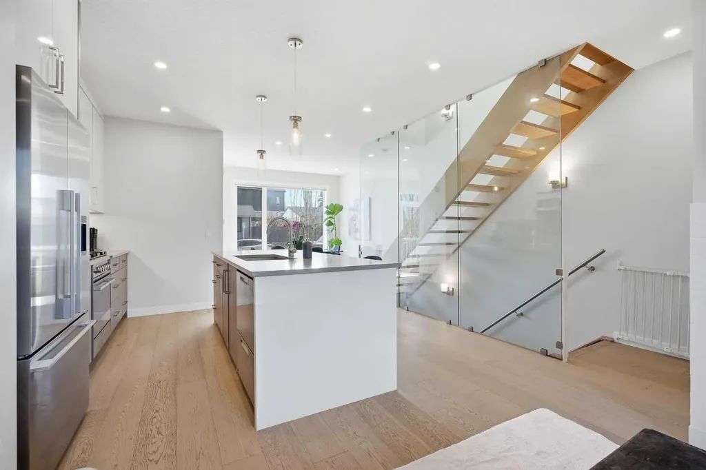 5103 6 Street SW Calgary AB T2V 1J6