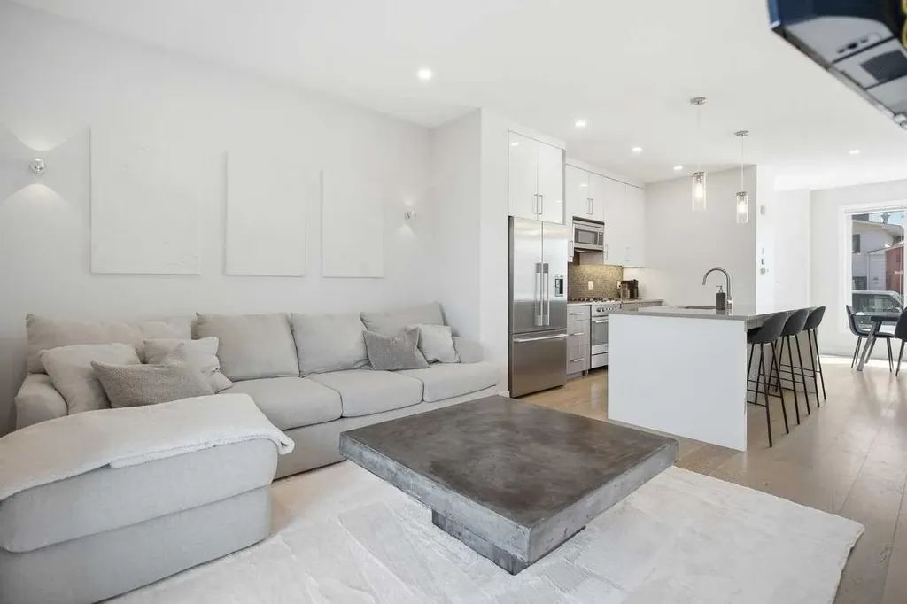 5103 6 Street SW Calgary AB T2V 1J6