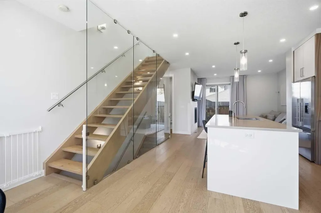 5103 6 Street SW Calgary AB T2V 1J6