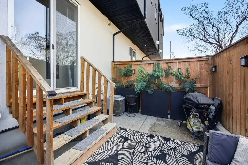 5103 6 Street SW Calgary AB T2V 1J6