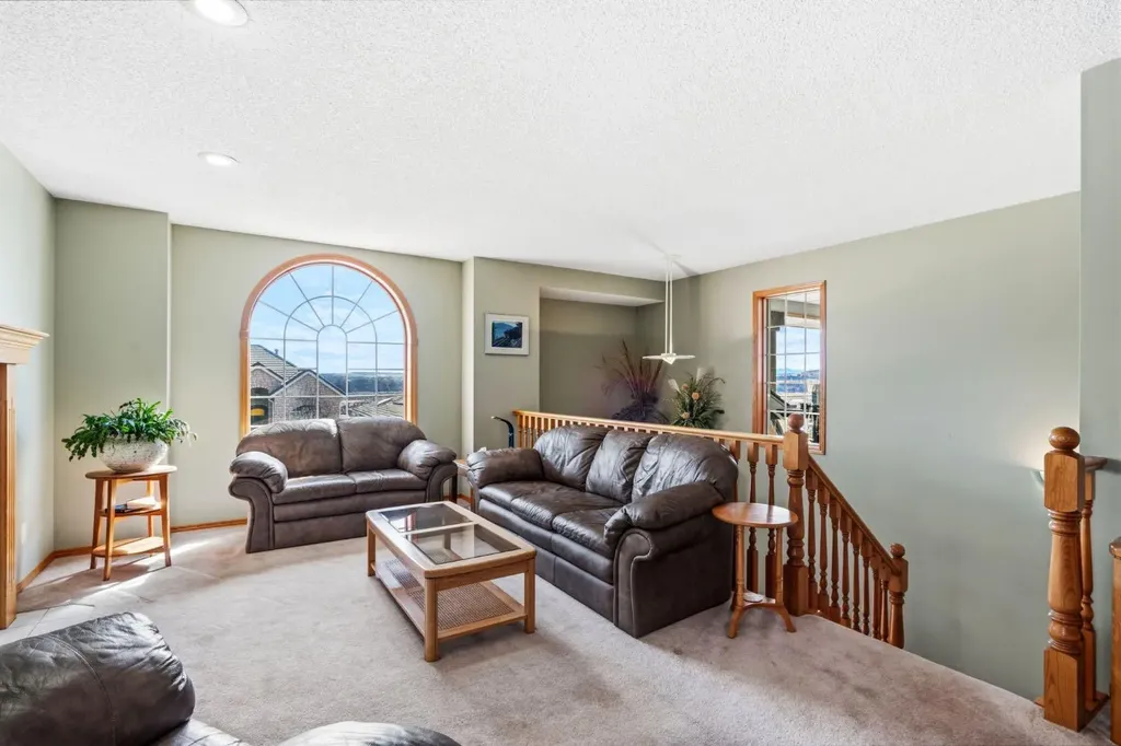 48 Headlands Close Cochrane AB T4C 1M3
