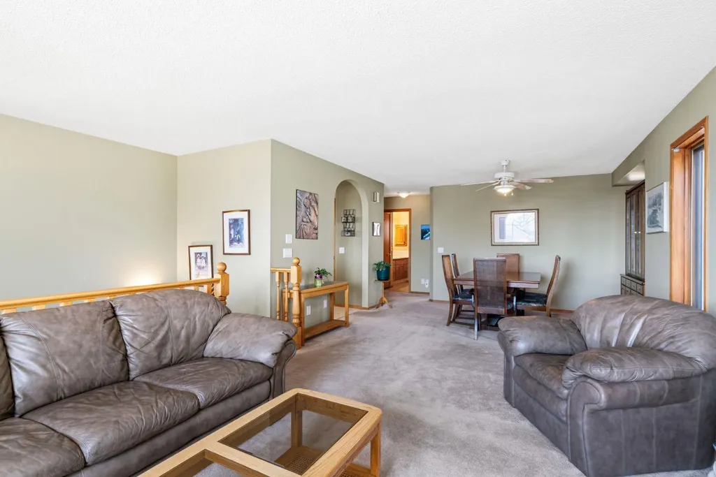 48 Headlands Close Cochrane AB T4C 1M3