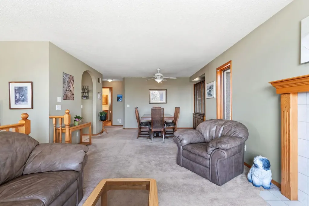 48 Headlands Close Cochrane AB T4C 1M3