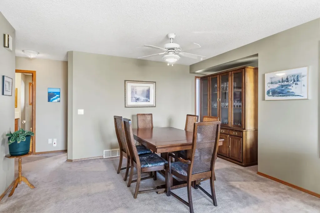 48 Headlands Close Cochrane AB T4C 1M3